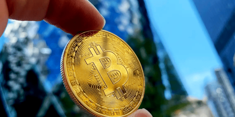 Financial Institutions Plunge into Crypto Realm, Balancing User Security with Expediency